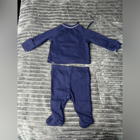 Ralph Lauren two piece set with footies. Size Newborn - Picture 2 of 3